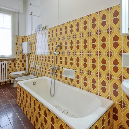 1 Bedroom Amazing In Lägenhet *