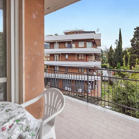 1 Bedroom Amazing In Lägenhet Rapallo
