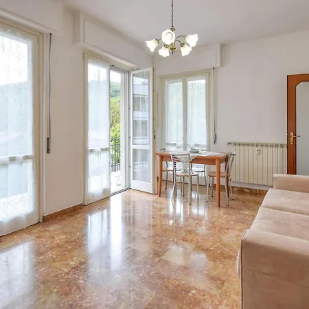 1 Bedroom Amazing In Lägenhet *